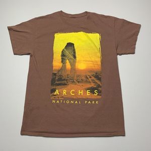 Arches National Park Utah Nature Sunset T-Shirt Brown Size Large
